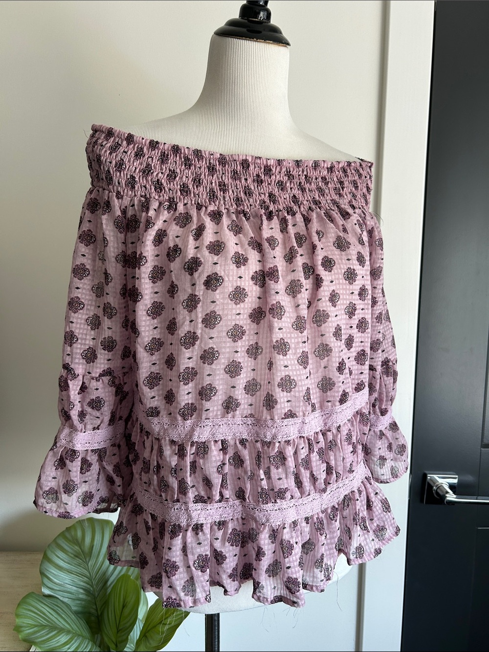 🌸 L lavender purple floral feminine off shoulder loose blouse